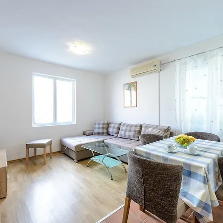 Apartment Aida