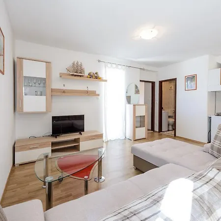 Apartmán Aida *